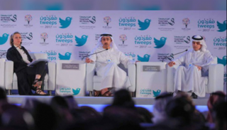 الشيخ عبدالله بن زايد خلال الجلسة