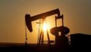 النفط يرتفع مع توقعات تمديد خفض الإنتاج وتعميقه