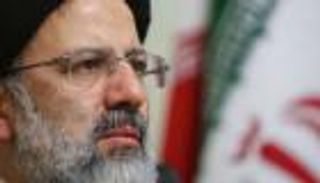 إيران.. المحافظون يتوعدون بالانتقام من روحاني