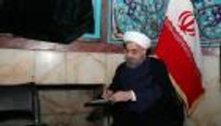 إيران تتحدى العالم: سنواصل برنامج الصواريخ البالستية