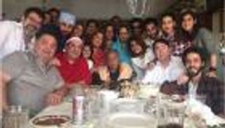 بالصور ..عائلة كابور الفنية تجتمع في صورة بوليوودية