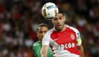 موناكو يقرر مكافأة فالكاو بعد تألقه