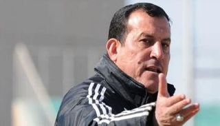 منتخب العراق يستعير مدرب القوة الجوية