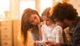 إنفوجراف.. كيف تتحدث مع أطفالك حول الهجمات الإرهابية؟