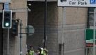 فزع في مانشستر.. وتوقيف مشتبه به أمام مركز تجاري