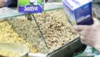 بالفيديو.. رمضان بمصر.. أجواء خاصة ترصدها "العين" مع أقدم عطار