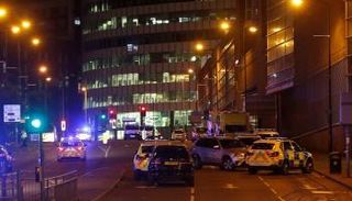 استنفار أمني في بريطانيا بعد انفجار مانشستر - رويترز