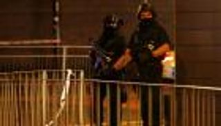 الشرطة البريطانية: تفجير "جسم غريب" في حديقة الكاتدرائية