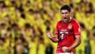 باولينيو يقود جوانجزو لفوز غير مطمئن بدوري الأبطال