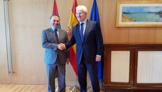 الدكتور أنور بن محمد قرقاش، ونظيره الإسباني 