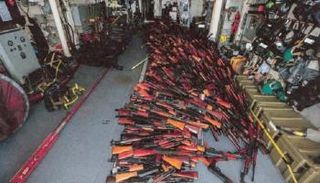 شحنة أسلحة مضبوطة - أرشيفية