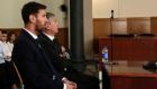 تأييد الحكم بسجن ميسي 21 شهرا بسبب التهرب الضريبي