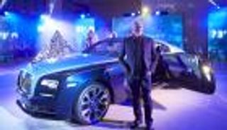 بالصور.. عمل فني للإماراتي محمد كاظم في برنامج رولز-رويس الفني