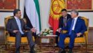 رئيس قيرغيزستان يستقبل عبدالله بن زايد