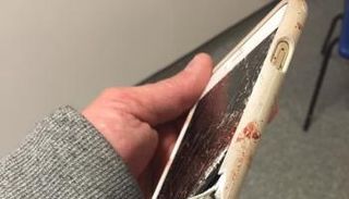 هاتف آيفون ينقذ حياة سيدة في تفجير مانشستر