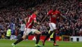 مدرب برشلونة المحتمل يضع لاعب يونايتد ضمن اهتماماته