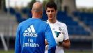 زيدان يغري موراتا لإقناعه بالبقاء مع الريال