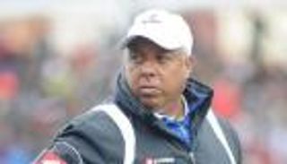 الرجاء ينهي الدوري المغربي بإقالة فاخر