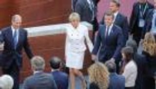 ماكرون يثير الإعجاب في أول ظهور له بقمة السبعة الكبار