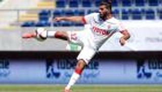 "مجنون ليل" يهدد بطرد الجزائري "الشره"