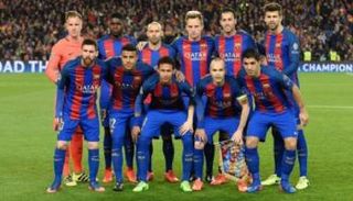 نايكي تكشف عن الزي الأساسي الجديد لبرشلونة