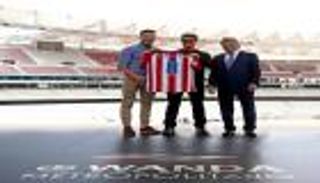 بالفيديو.. توم كروز في ملعب أتلتيكو الجديد