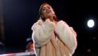 أريانا جراندي تغني لصالح ضحايا مانشستر