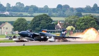 المقاتلة لحظة انفجارها