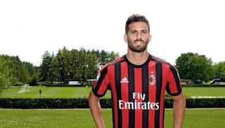 ميلان يضم مساكيو من فياريال