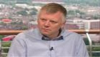 لا مفر من بقاء فينجر