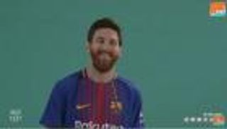 ميسي ونجوم برشلونة يظهرون بالقميص الجديد