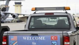 سيارة في قاعدة أنجرليك 