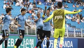 اوروجواي والسعودية