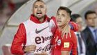 "واتس آب" وسيلة فيدال لإقناع سانشيز بالبايرن