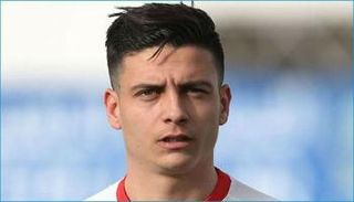 لاري عزوني شبيه ديبالا  