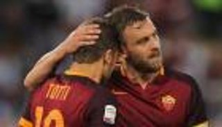 دي روسي: توتي سبب تجديد عقدي مع روما