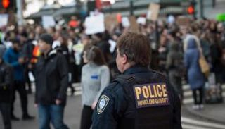 قوات الأمن الأمريكية تلقت أوامر بتشديد مطاردة المهاجرين غير الشرعيين