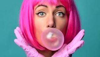 مضغ العلكة يحسن وظاذ|ف المعدة للأمهات الحديثات