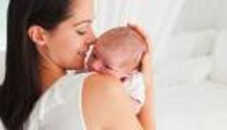 ٩ حركات مدهشة لوليدك في شهوره الأولى