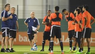 جانب من تدريبات منتخب الإمارات