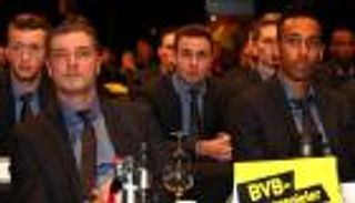 دورتموند يوضح حقيقة عرض سان جيرمان لضم أوباميانج