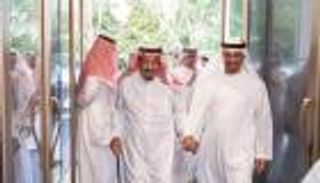 بالصور.. الملك سلمان يستقبل محمد بن زايد