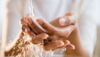الماء البارد يكافح جراثيم اليدين