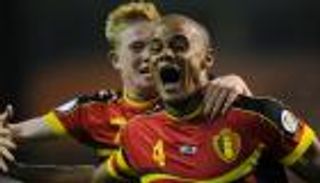 حلم المونديال ساعد كومباني على الصمود