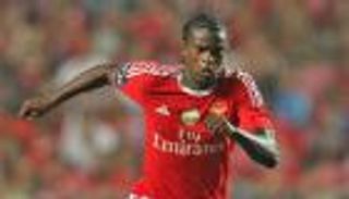 برشلونة يقترب من ضم ظهير بنفيكا