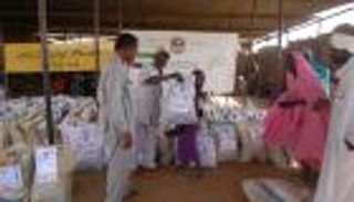 سفارة الإمارات بالخرطوم تنفذ مشروع إفطار صائم بدارفور 