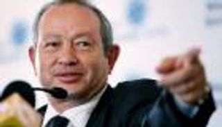 ساويرس يدعو رجال الأعمال المصريين لسحب استثماراتهم من قطر