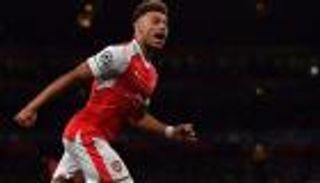 فينجر يقنع تشامبرلين بالبقاء في أرسنال 