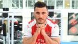 أرسنال يعلن أولى صفقاته الصيفية