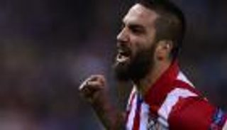 توران يعتدي بالضرب على صحفي تركي